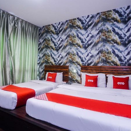 Oyo 1119 Memoire Express Hotel Kuching Zewnętrze zdjęcie