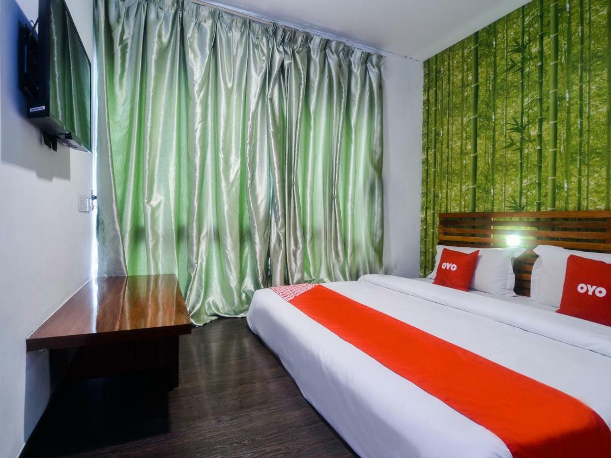 Oyo 1119 Memoire Express Hotel Kuching Zewnętrze zdjęcie
