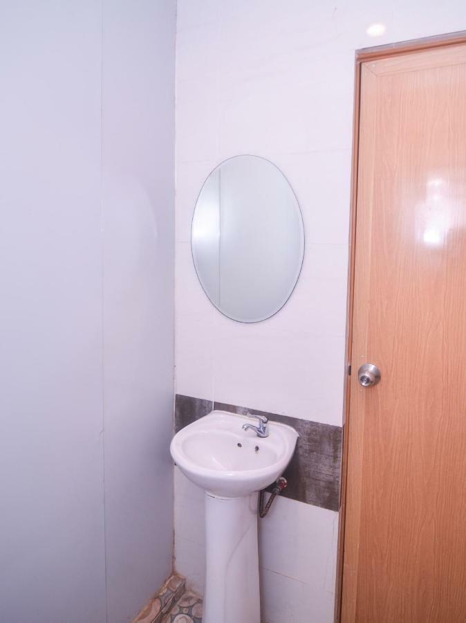 Oyo 1119 Memoire Express Hotel Kuching Zewnętrze zdjęcie
