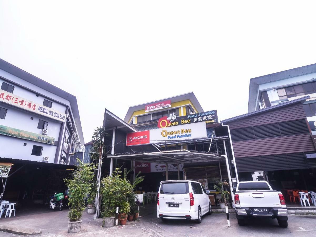 Oyo 1119 Memoire Express Hotel Kuching Zewnętrze zdjęcie