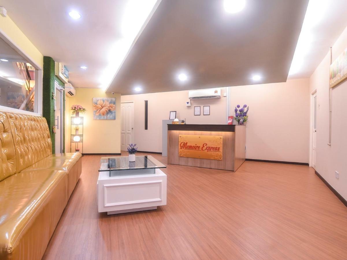 Oyo 1119 Memoire Express Hotel Kuching Zewnętrze zdjęcie